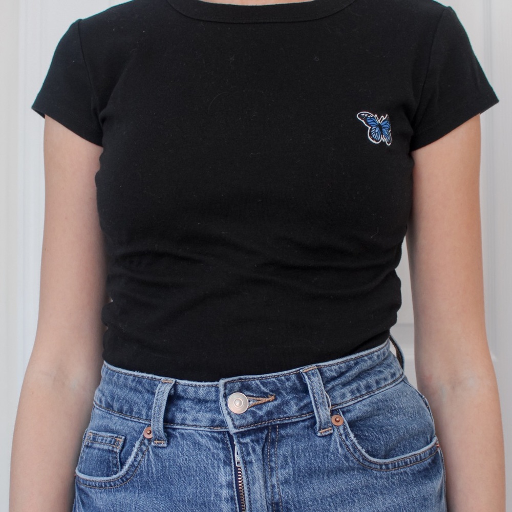 ✨Cropped Butterfly Shirt✨